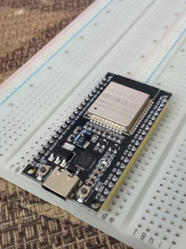 zoom image of Esp 32 38 Pin Type C Breadboard Placement